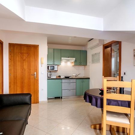 Apartments Kvarner Малинска Екстериор снимка