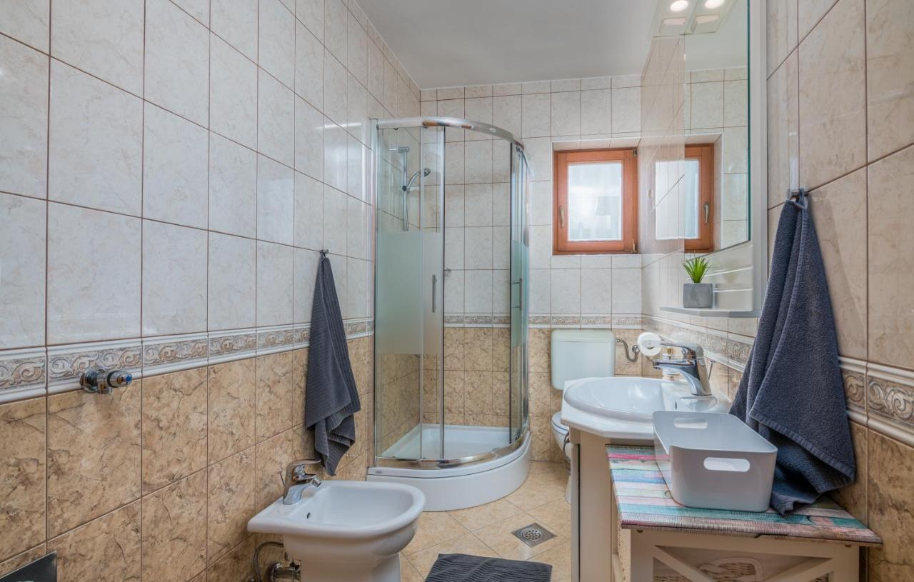 Apartments Kvarner Малинска Екстериор снимка