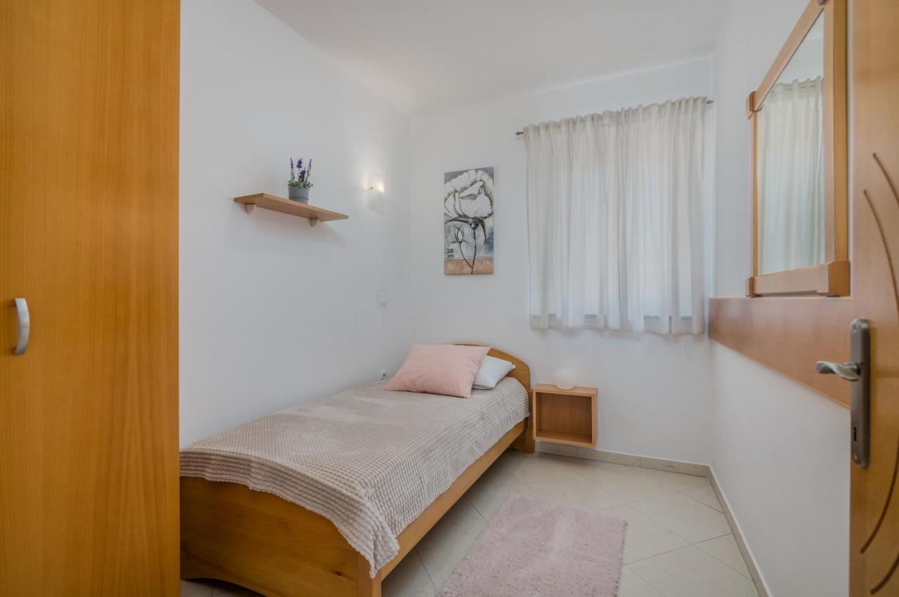 Apartments Kvarner Малинска Екстериор снимка