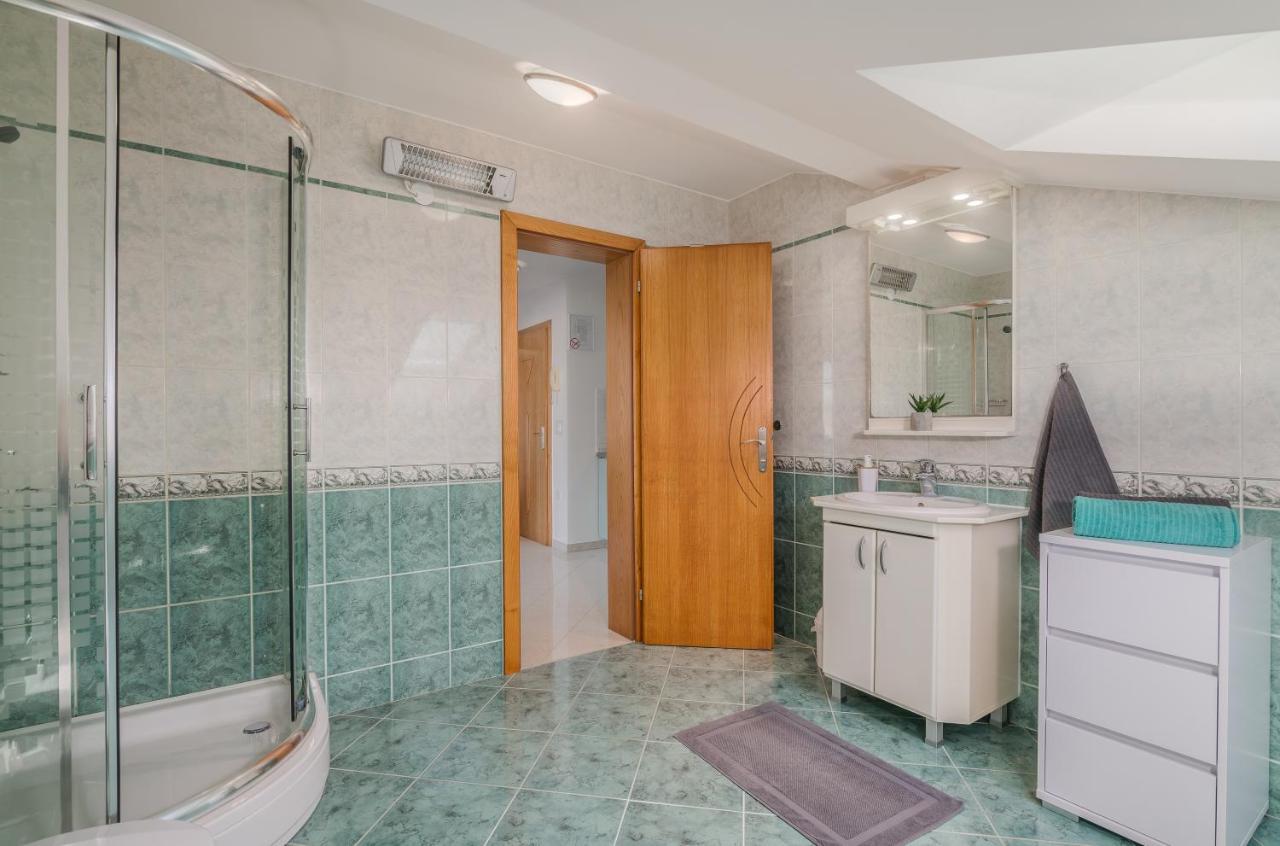 Apartments Kvarner Малинска Екстериор снимка