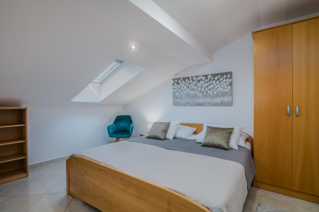 Apartments Kvarner Малинска Екстериор снимка