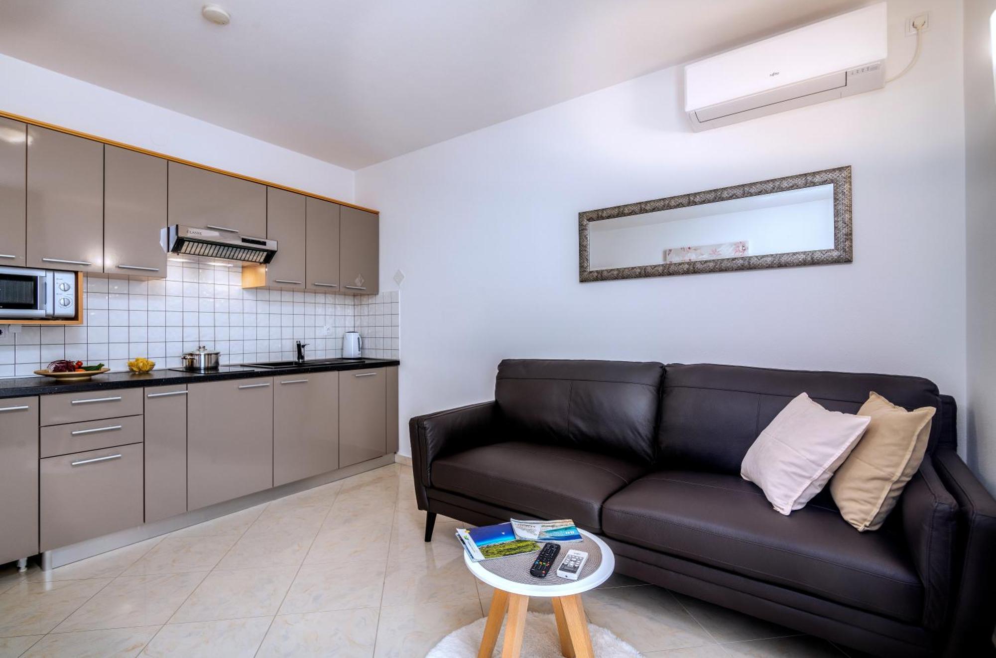 Apartments Kvarner Малинска Екстериор снимка