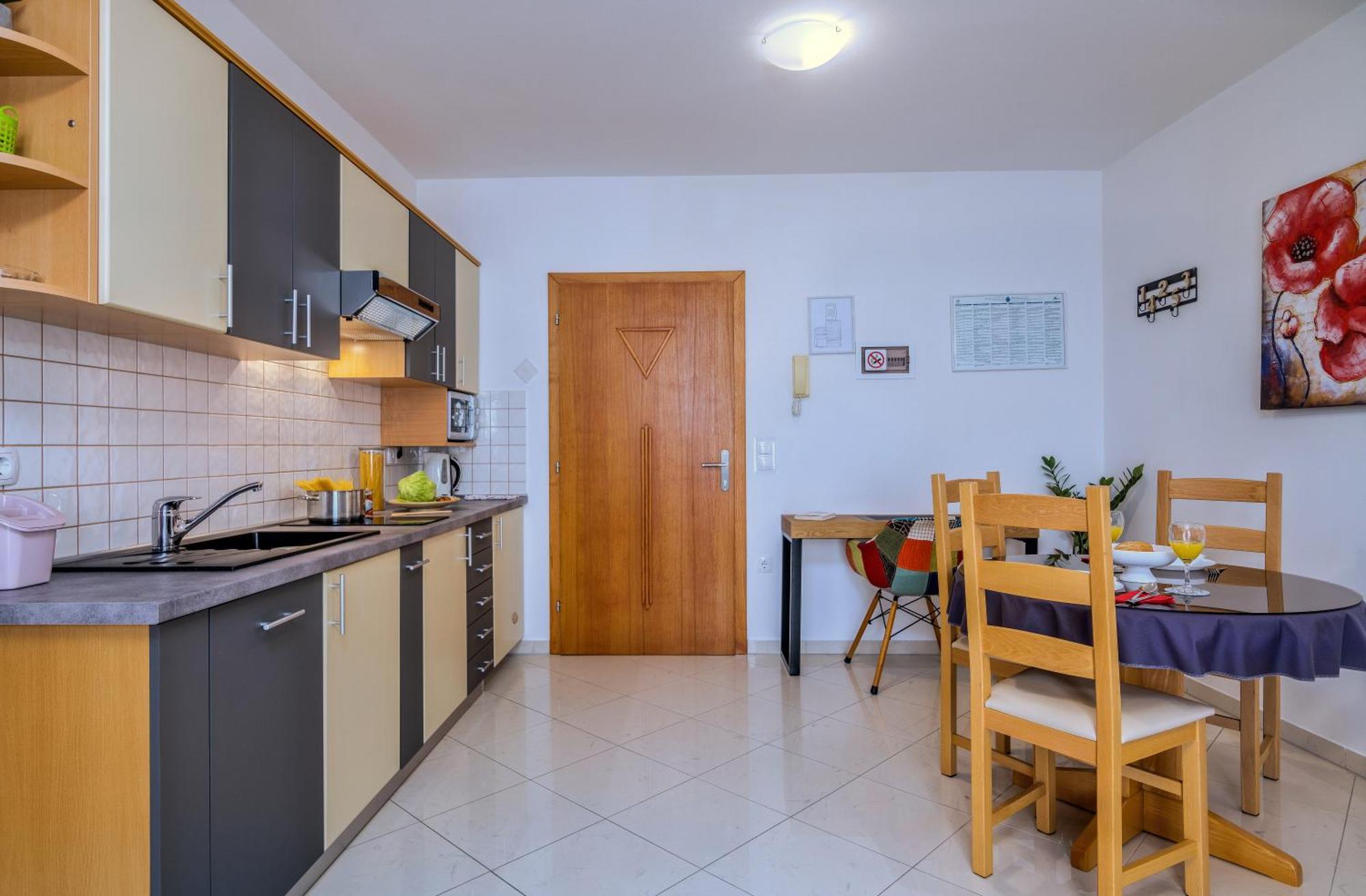 Apartments Kvarner Малинска Екстериор снимка
