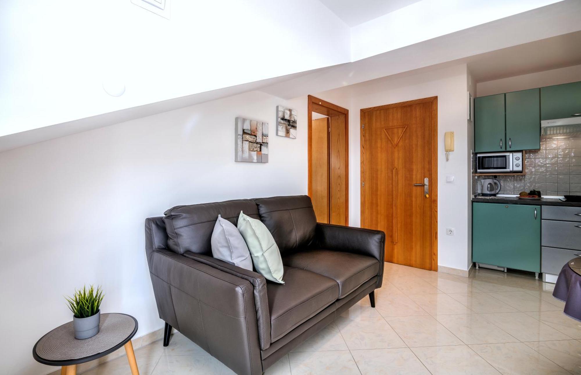 Apartments Kvarner Малинска Екстериор снимка