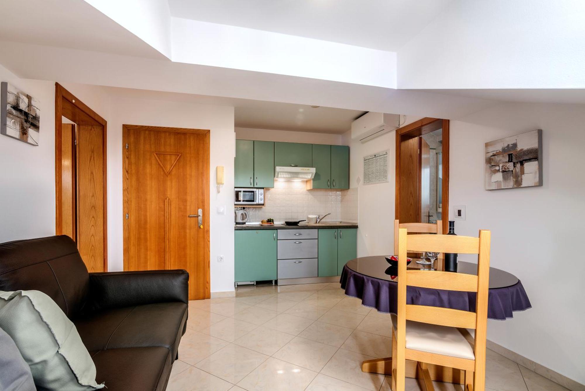 Apartments Kvarner Малинска Екстериор снимка