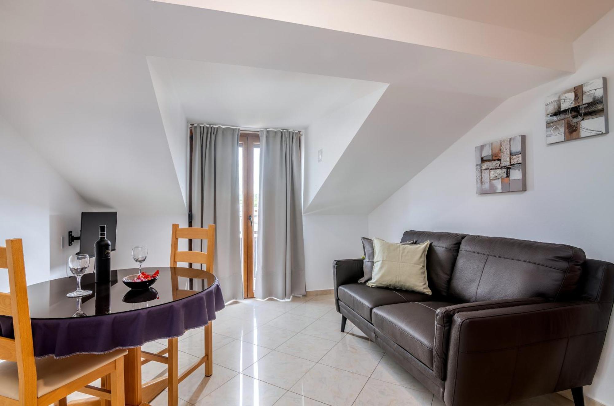 Apartments Kvarner Малинска Екстериор снимка